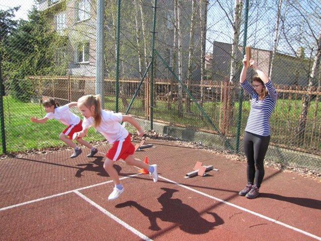 Zawody lekkoatletyczne w ZS w Tucznej
