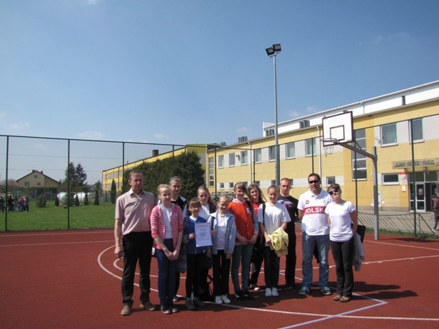 Zawody lekkoatletyczne w ZS w Tucznej