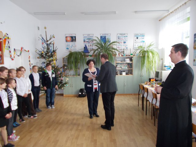 Wręczenie legitymacji członkom Szkolnego Koła Caritas